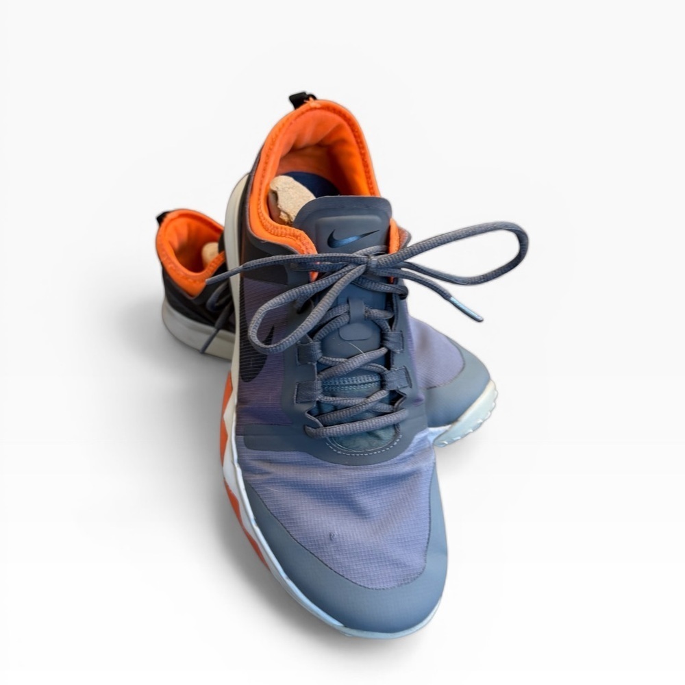 Nike Dual-Tone Gray and Vibrant Orange Golf ⛳️ Shoes - Picture 3 of 15